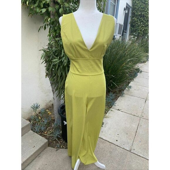 Via Bovio Womens New Solid Moss Green V Neck Tank Jumpsuit Romper Small Italy - Picture 1 of 9